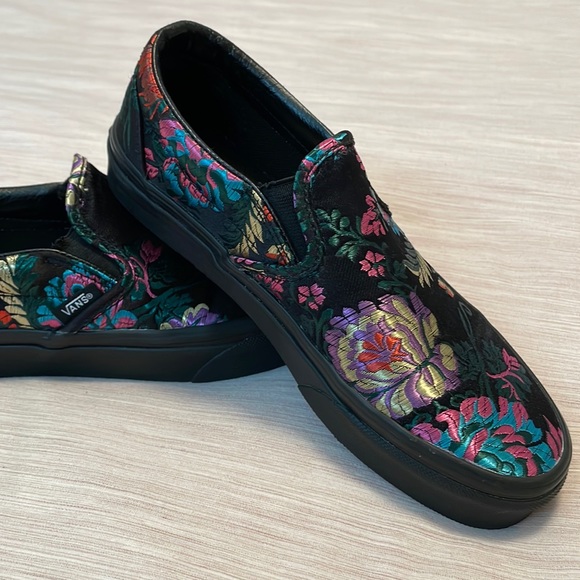 Vans Classic Slip-On Floral Skate Shoes - Picture 1 of 8